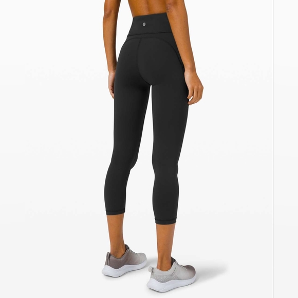 Lululemon Invigorate High-Rise Crop 23"Black Sz 2 - Picture 2 of 13
